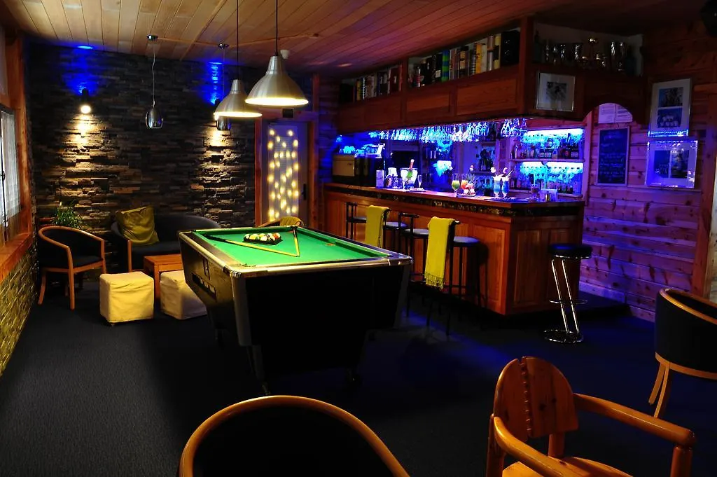 Hôtel Restaurant Bar La Mayt Vars  Vars (Hautes-Alpes)